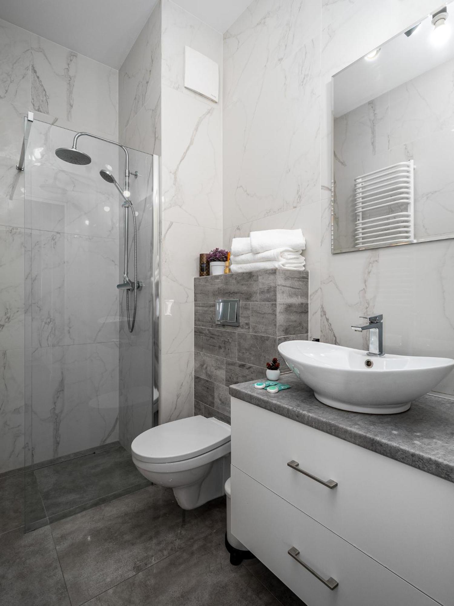 Apart D&K Free Parking Aleja Prymasa Tysiaclecia 83A Apartment วอร์ซอ ภายนอก รูปภาพ