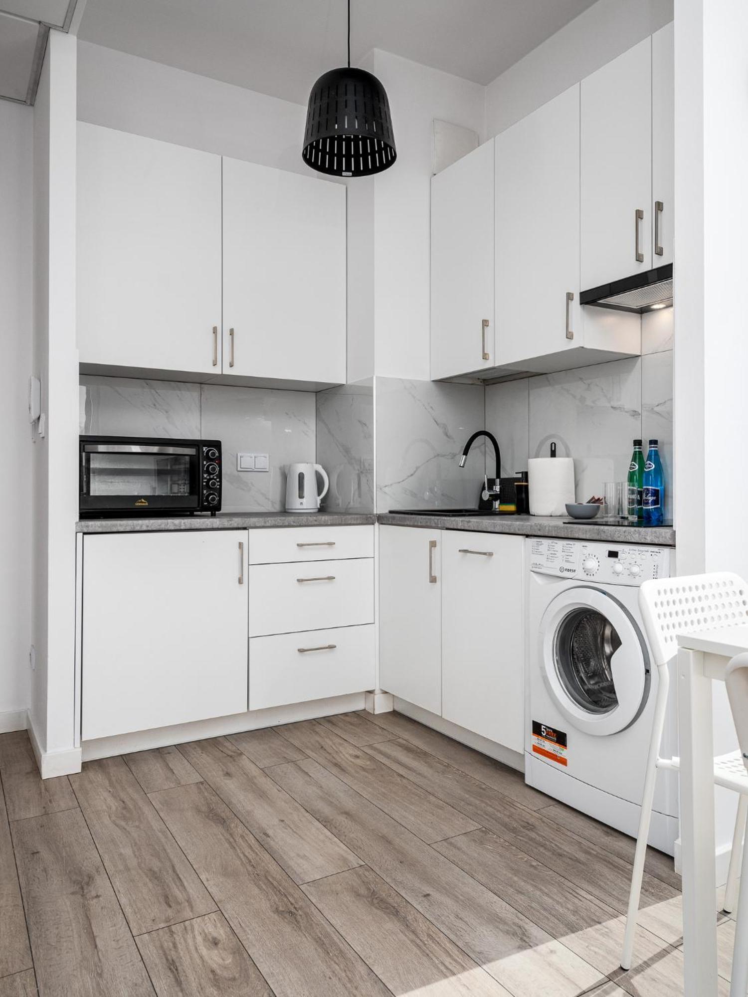 Apart D&K Free Parking Aleja Prymasa Tysiaclecia 83A Apartment วอร์ซอ ภายนอก รูปภาพ